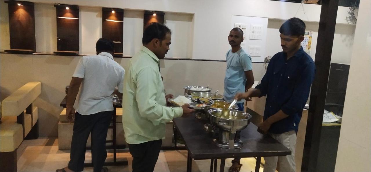 City Palace Hotel होटल सिटी पैलेस Nashik Exterior photo