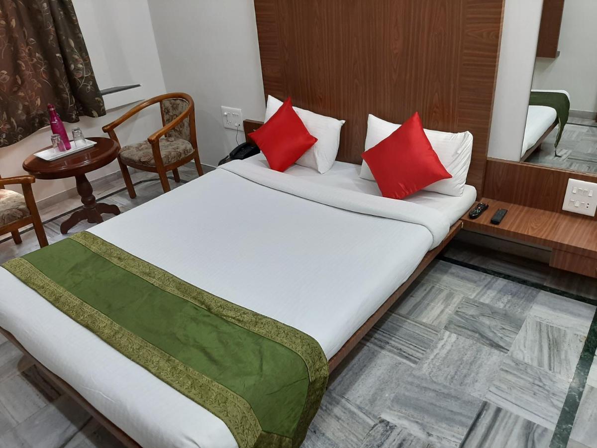 City Palace Hotel होटल सिटी पैलेस Nashik Exterior photo