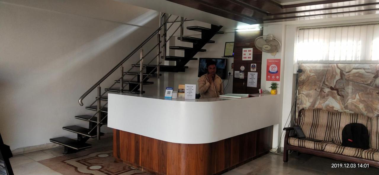 City Palace Hotel होटल सिटी पैलेस Nashik Exterior photo